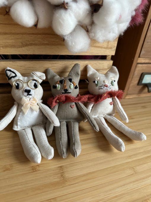Trio de petites poupées personnalisées